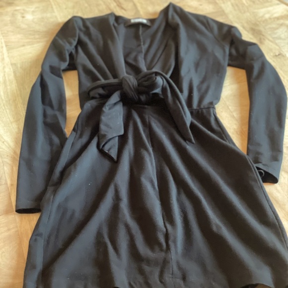 Reformation size 0 deep v plunge dress. - Picture 2 of 3